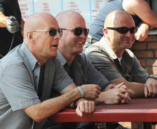 Brūss Viliss un dubultnieki filmā "Cops Out"