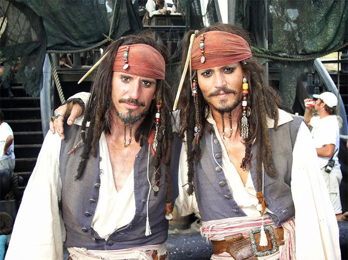 Džonijs Deps un Tonijs Angeleto. "Pirates Of The Caribbean".
