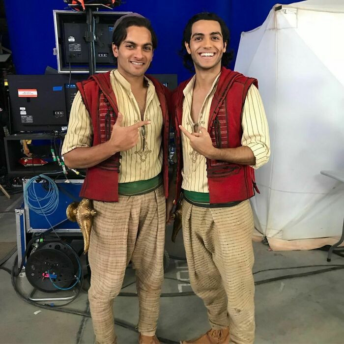 Mena Masū un dubultnieks filmā "Aladdin".